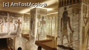 [P31] Morm&acirc;ntul Ramses III (KV11)&ndash; camera cu cei patru st&acirc;lpi și &icirc;n mijlocul un pasaj de trecere către &icirc;ncăperile funerate » foto by k-lator
 - 
<span class="allrVoted glyphicon glyphicon-heart hidden" id="av1227467"></span>
<a class="m-l-10 hidden" id="sv1227467" onclick="voting_Foto_DelVot(,1227467,3529)" role="button">șterge vot <span class="glyphicon glyphicon-remove"></span></a>
<a id="v91227467" class=" c-red"  onclick="voting_Foto_SetVot(1227467)" role="button"><span class="glyphicon glyphicon-heart-empty"></span> <b>LIKE</b> = Votează poza</a> <img class="hidden"  id="f1227467W9" src="/imagini/loader.gif" border="0" /><span class="AjErrMes hidden" id="e1227467ErM"></span>