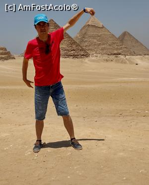 [P21] Am atins v&acirc;rful Piramidei lui Khefren. » foto by ovidiuyepi
 - 
<span class="allrVoted glyphicon glyphicon-heart hidden" id="av1365376"></span>
<a class="m-l-10 hidden" id="sv1365376" onclick="voting_Foto_DelVot(,1365376,3529)" role="button">șterge vot <span class="glyphicon glyphicon-remove"></span></a>
<a id="v91365376" class=" c-red"  onclick="voting_Foto_SetVot(1365376)" role="button"><span class="glyphicon glyphicon-heart-empty"></span> <b>LIKE</b> = Votează poza</a> <img class="hidden"  id="f1365376W9" src="/imagini/loader.gif" border="0" /><span class="AjErrMes hidden" id="e1365376ErM"></span>