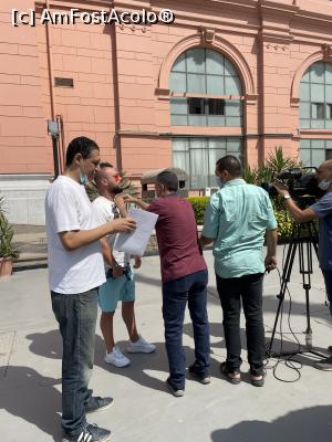 [P40] Copilul meu se pregătea pentru un interviu, &icirc;n fața muzeului din Cairo » foto by krisstinna
 - 
<span class="allrVoted glyphicon glyphicon-heart hidden" id="av1281213"></span>
<a class="m-l-10 hidden" id="sv1281213" onclick="voting_Foto_DelVot(,1281213,3529)" role="button">șterge vot <span class="glyphicon glyphicon-remove"></span></a>
<a id="v91281213" class=" c-red"  onclick="voting_Foto_SetVot(1281213)" role="button"><span class="glyphicon glyphicon-heart-empty"></span> <b>LIKE</b> = Votează poza</a> <img class="hidden"  id="f1281213W9" src="/imagini/loader.gif" border="0" /><span class="AjErrMes hidden" id="e1281213ErM"></span>