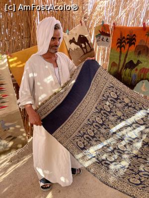 [P81] Omul &icirc;și vindea marfa. Superbe toate produsele lor » foto by krisstinna
 - 
<span class="allrVoted glyphicon glyphicon-heart hidden" id="av1281254"></span>
<a class="m-l-10 hidden" id="sv1281254" onclick="voting_Foto_DelVot(,1281254,3529)" role="button">șterge vot <span class="glyphicon glyphicon-remove"></span></a>
<a id="v91281254" class=" c-red"  onclick="voting_Foto_SetVot(1281254)" role="button"><span class="glyphicon glyphicon-heart-empty"></span> <b>LIKE</b> = Votează poza</a> <img class="hidden"  id="f1281254W9" src="/imagini/loader.gif" border="0" /><span class="AjErrMes hidden" id="e1281254ErM"></span>