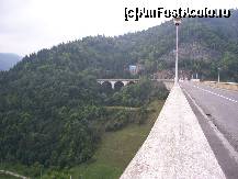 [P21] Intrarea pe baraj dinspre orasul Bicaz . » foto by cronung
 - 
<span class="allrVoted glyphicon glyphicon-heart hidden" id="av21644"></span>
<a class="m-l-10 hidden" id="sv21644" onclick="voting_Foto_DelVot(,21644,3531)" role="button">șterge vot <span class="glyphicon glyphicon-remove"></span></a>
<a id="v921644" class=" c-red"  onclick="voting_Foto_SetVot(21644)" role="button"><span class="glyphicon glyphicon-heart-empty"></span> <b>LIKE</b> = Votează poza</a> <img class="hidden"  id="f21644W9" src="/imagini/loader.gif" border="0" /><span class="AjErrMes hidden" id="e21644ErM"></span>