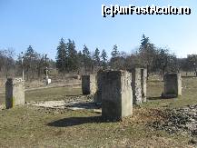 [P25] Stalpii de sustinere ai bazei de tratament, seamna mai degraba cu o formatiune megalitica » foto by dorgo
 - 
<span class="allrVoted glyphicon glyphicon-heart hidden" id="av107801"></span>
<a class="m-l-10 hidden" id="sv107801" onclick="voting_Foto_DelVot(,107801,3541)" role="button">șterge vot <span class="glyphicon glyphicon-remove"></span></a>
<a id="v9107801" class=" c-red"  onclick="voting_Foto_SetVot(107801)" role="button"><span class="glyphicon glyphicon-heart-empty"></span> <b>LIKE</b> = Votează poza</a> <img class="hidden"  id="f107801W9" src="/imagini/loader.gif" border="0" /><span class="AjErrMes hidden" id="e107801ErM"></span>