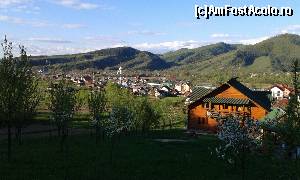 [P14] Peisaj de vis la Vadul Izei cu 'pensiunea din deal' » foto by Laurbuz
 - 
<span class="allrVoted glyphicon glyphicon-heart hidden" id="av505490"></span>
<a class="m-l-10 hidden" id="sv505490" onclick="voting_Foto_DelVot(,505490,3542)" role="button">șterge vot <span class="glyphicon glyphicon-remove"></span></a>
<a id="v9505490" class=" c-red"  onclick="voting_Foto_SetVot(505490)" role="button"><span class="glyphicon glyphicon-heart-empty"></span> <b>LIKE</b> = Votează poza</a> <img class="hidden"  id="f505490W9" src="/imagini/loader.gif" border="0" /><span class="AjErrMes hidden" id="e505490ErM"></span>