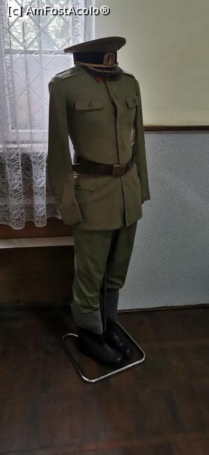 [P19] <strong>Biroul Șefului de Stat Major - locul unde soții Ceaușescu și-au petrecut ultimele zile</strong> » foto by ⭐ValentinB_88⭐
 - 
<span class="allrVoted glyphicon glyphicon-heart hidden" id="av1374949"></span>
<a class="m-l-10 hidden" id="sv1374949" onclick="voting_Foto_DelVot(,1374949,3568)" role="button">șterge vot <span class="glyphicon glyphicon-remove"></span></a>
<a id="v91374949" class=" c-red"  onclick="voting_Foto_SetVot(1374949)" role="button"><span class="glyphicon glyphicon-heart-empty"></span> <b>LIKE</b> = Votează poza</a> <img class="hidden"  id="f1374949W9" src="/imagini/loader.gif" border="0" /><span class="AjErrMes hidden" id="e1374949ErM"></span>