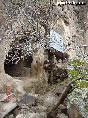 [P24] Intrarea in Biserica Sarpelui, Valea Ihlara » foto by crismis
 - 
<span class="allrVoted glyphicon glyphicon-heart hidden" id="av580407"></span>
<a class="m-l-10 hidden" id="sv580407" onclick="voting_Foto_DelVot(,580407,3573)" role="button">șterge vot <span class="glyphicon glyphicon-remove"></span></a>
<a id="v9580407" class=" c-red"  onclick="voting_Foto_SetVot(580407)" role="button"><span class="glyphicon glyphicon-heart-empty"></span> <b>LIKE</b> = Votează poza</a> <img class="hidden"  id="f580407W9" src="/imagini/loader.gif" border="0" /><span class="AjErrMes hidden" id="e580407ErM"></span>