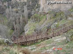 [P07] Valea Ihlarei; pe aici se coboara » foto by crismis
 - 
<span class="allrVoted glyphicon glyphicon-heart hidden" id="av580390"></span>
<a class="m-l-10 hidden" id="sv580390" onclick="voting_Foto_DelVot(,580390,3573)" role="button">șterge vot <span class="glyphicon glyphicon-remove"></span></a>
<a id="v9580390" class=" c-red"  onclick="voting_Foto_SetVot(580390)" role="button"><span class="glyphicon glyphicon-heart-empty"></span> <b>LIKE</b> = Votează poza</a> <img class="hidden"  id="f580390W9" src="/imagini/loader.gif" border="0" /><span class="AjErrMes hidden" id="e580390ErM"></span>