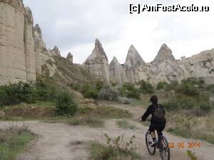 [P131] Mountain bike. Valea Dragostei (Baglidere)  » foto by nickro
 - 
<span class="allrVoted glyphicon glyphicon-heart hidden" id="av509800"></span>
<a class="m-l-10 hidden" id="sv509800" onclick="voting_Foto_DelVot(,509800,3573)" role="button">șterge vot <span class="glyphicon glyphicon-remove"></span></a>
<a id="v9509800" class=" c-red"  onclick="voting_Foto_SetVot(509800)" role="button"><span class="glyphicon glyphicon-heart-empty"></span> <b>LIKE</b> = Votează poza</a> <img class="hidden"  id="f509800W9" src="/imagini/loader.gif" border="0" /><span class="AjErrMes hidden" id="e509800ErM"></span>