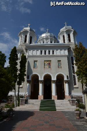 [P45] Biserica ortodoxa in centrul orasului » foto by Muffin2009*
 - 
<span class="allrVoted glyphicon glyphicon-heart hidden" id="av486285"></span>
<a class="m-l-10 hidden" id="sv486285" onclick="voting_Foto_DelVot(,486285,3615)" role="button">șterge vot <span class="glyphicon glyphicon-remove"></span></a>
<a id="v9486285" class=" c-red"  onclick="voting_Foto_SetVot(486285)" role="button"><span class="glyphicon glyphicon-heart-empty"></span> <b>LIKE</b> = Votează poza</a> <img class="hidden"  id="f486285W9" src="/imagini/loader.gif" border="0" /><span class="AjErrMes hidden" id="e486285ErM"></span>