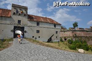 [P48] Intrarea in Cetatuia » foto by Muffin2009*
 - 
<span class="allrVoted glyphicon glyphicon-heart hidden" id="av486288"></span>
<a class="m-l-10 hidden" id="sv486288" onclick="voting_Foto_DelVot(,486288,3615)" role="button">șterge vot <span class="glyphicon glyphicon-remove"></span></a>
<a id="v9486288" class=" c-red"  onclick="voting_Foto_SetVot(486288)" role="button"><span class="glyphicon glyphicon-heart-empty"></span> <b>LIKE</b> = Votează poza</a> <img class="hidden"  id="f486288W9" src="/imagini/loader.gif" border="0" /><span class="AjErrMes hidden" id="e486288ErM"></span>