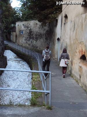 [P01] 1. Așa arată ”Strada după Ziduri” între zidul cetății și pârâul Graft.  » foto by msnd
 - 
<span class="allrVoted glyphicon glyphicon-heart hidden" id="av590227"></span>
<a class="m-l-10 hidden" id="sv590227" onclick="voting_Foto_DelVot(,590227,3615)" role="button">șterge vot <span class="glyphicon glyphicon-remove"></span></a>
<a id="v9590227" class=" c-red"  onclick="voting_Foto_SetVot(590227)" role="button"><span class="glyphicon glyphicon-heart-empty"></span> <b>LIKE</b> = Votează poza</a> <img class="hidden"  id="f590227W9" src="/imagini/loader.gif" border="0" /><span class="AjErrMes hidden" id="e590227ErM"></span>