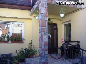 [P25] Intrarea pensiunii » foto by dorgo
 - 
<span class="allrVoted glyphicon glyphicon-heart hidden" id="av519479"></span>
<a class="m-l-10 hidden" id="sv519479" onclick="voting_Foto_DelVot(,519479,3615)" role="button">șterge vot <span class="glyphicon glyphicon-remove"></span></a>
<a id="v9519479" class=" c-red"  onclick="voting_Foto_SetVot(519479)" role="button"><span class="glyphicon glyphicon-heart-empty"></span> <b>LIKE</b> = Votează poza</a> <img class="hidden"  id="f519479W9" src="/imagini/loader.gif" border="0" /><span class="AjErrMes hidden" id="e519479ErM"></span>