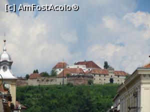 [P06] Cetățuia din Brașov privită din Piața Sfatului.  » foto by tata123 🔱
 - 
<span class="allrVoted glyphicon glyphicon-heart hidden" id="av750930"></span>
<a class="m-l-10 hidden" id="sv750930" onclick="voting_Foto_DelVot(,750930,3615)" role="button">șterge vot <span class="glyphicon glyphicon-remove"></span></a>
<a id="v9750930" class=" c-red"  onclick="voting_Foto_SetVot(750930)" role="button"><span class="glyphicon glyphicon-heart-empty"></span> <b>LIKE</b> = Votează poza</a> <img class="hidden"  id="f750930W9" src="/imagini/loader.gif" border="0" /><span class="AjErrMes hidden" id="e750930ErM"></span>