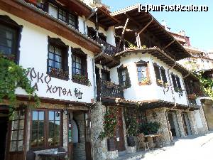[P12] hotelul fotografiat din fata intrarii, in dreapta se afla garajul » foto by amero
 - 
<span class="allrVoted glyphicon glyphicon-heart hidden" id="av554821"></span>
<a class="m-l-10 hidden" id="sv554821" onclick="voting_Foto_DelVot(,554821,3620)" role="button">șterge vot <span class="glyphicon glyphicon-remove"></span></a>
<a id="v9554821" class=" c-red"  onclick="voting_Foto_SetVot(554821)" role="button"><span class="glyphicon glyphicon-heart-empty"></span> <b>LIKE</b> = Votează poza</a> <img class="hidden"  id="f554821W9" src="/imagini/loader.gif" border="0" /><span class="AjErrMes hidden" id="e554821ErM"></span>
