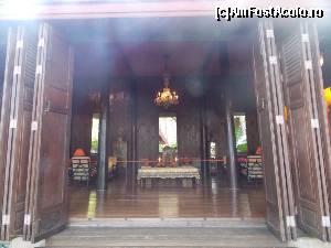 [P25] Bangkok, Casa Jim Thompson, living, interiorul usor aplecat creeaza iluzia de inaltime si spatiu mare » foto by mprofeanu
 - 
<span class="allrVoted glyphicon glyphicon-heart hidden" id="av629919"></span>
<a class="m-l-10 hidden" id="sv629919" onclick="voting_Foto_DelVot(,629919,3625)" role="button">șterge vot <span class="glyphicon glyphicon-remove"></span></a>
<a id="v9629919" class=" c-red"  onclick="voting_Foto_SetVot(629919)" role="button"><span class="glyphicon glyphicon-heart-empty"></span> <b>LIKE</b> = Votează poza</a> <img class="hidden"  id="f629919W9" src="/imagini/loader.gif" border="0" /><span class="AjErrMes hidden" id="e629919ErM"></span>
