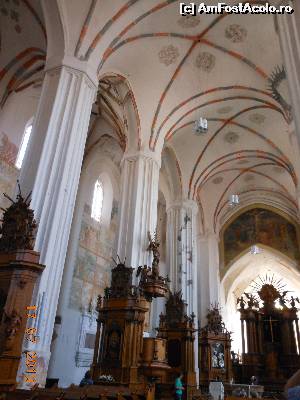 [P27] Vilnius - Biserica Sf. Ana, interior.  » foto by iulianic
 - 
<span class="allrVoted glyphicon glyphicon-heart hidden" id="av592172"></span>
<a class="m-l-10 hidden" id="sv592172" onclick="voting_Foto_DelVot(,592172,3650)" role="button">șterge vot <span class="glyphicon glyphicon-remove"></span></a>
<a id="v9592172" class=" c-red"  onclick="voting_Foto_SetVot(592172)" role="button"><span class="glyphicon glyphicon-heart-empty"></span> <b>LIKE</b> = Votează poza</a> <img class="hidden"  id="f592172W9" src="/imagini/loader.gif" border="0" /><span class="AjErrMes hidden" id="e592172ErM"></span>