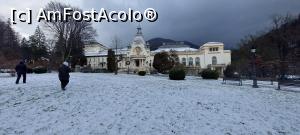 [P18] 18. Aleea centrală se oprește în fața unui alt simbol al stațiunii, Cazinoul Sinaia » foto by msnd
 - 
<span class="allrVoted glyphicon glyphicon-heart hidden" id="av1271477"></span>
<a class="m-l-10 hidden" id="sv1271477" onclick="voting_Foto_DelVot(,1271477,3677)" role="button">șterge vot <span class="glyphicon glyphicon-remove"></span></a>
<a id="v91271477" class=" c-red"  onclick="voting_Foto_SetVot(1271477)" role="button"><span class="glyphicon glyphicon-heart-empty"></span> <b>LIKE</b> = Votează poza</a> <img class="hidden"  id="f1271477W9" src="/imagini/loader.gif" border="0" /><span class="AjErrMes hidden" id="e1271477ErM"></span>