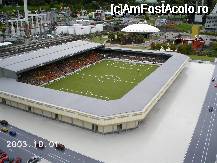 [P43] Stadionul de fotbal Madurodam. Evident, una din echipe poartă tricouri orange, culoarea echipei naţionale a Olandei (de unde şi porecla 'portocala mecanică', dată acestei echipe, după, dar fără nicio legătură cu numele celebrului film 'A Clockwork Orange', al lui Stanley Kubrick » foto by Costi
 - 
<span class="allrVoted glyphicon glyphicon-heart hidden" id="av24321"></span>
<a class="m-l-10 hidden" id="sv24321" onclick="voting_Foto_DelVot(,24321,3707)" role="button">șterge vot <span class="glyphicon glyphicon-remove"></span></a>
<a id="v924321" class=" c-red"  onclick="voting_Foto_SetVot(24321)" role="button"><span class="glyphicon glyphicon-heart-empty"></span> <b>LIKE</b> = Votează poza</a> <img class="hidden"  id="f24321W9" src="/imagini/loader.gif" border="0" /><span class="AjErrMes hidden" id="e24321ErM"></span>