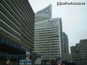 [P01] Clădirea din stânga înfățișează ieșirea din Gara Haga (Den Haag Central)  » foto by Mihai18
 - 
<span class="allrVoted glyphicon glyphicon-heart hidden" id="av644162"></span>
<a class="m-l-10 hidden" id="sv644162" onclick="voting_Foto_DelVot(,644162,3707)" role="button">șterge vot <span class="glyphicon glyphicon-remove"></span></a>
<a id="v9644162" class=" c-red"  onclick="voting_Foto_SetVot(644162)" role="button"><span class="glyphicon glyphicon-heart-empty"></span> <b>LIKE</b> = Votează poza</a> <img class="hidden"  id="f644162W9" src="/imagini/loader.gif" border="0" /><span class="AjErrMes hidden" id="e644162ErM"></span>