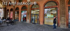 [P18] Bologna, Piazza Maggiore, Palazzo del Podestà și la parter Bologna Welcome - Official Tourist Office » foto by mprofeanu
 - 
<span class="allrVoted glyphicon glyphicon-heart hidden" id="av1352890"></span>
<a class="m-l-10 hidden" id="sv1352890" onclick="voting_Foto_DelVot(,1352890,3721)" role="button">șterge vot <span class="glyphicon glyphicon-remove"></span></a>
<a id="v91352890" class=" c-red"  onclick="voting_Foto_SetVot(1352890)" role="button"><span class="glyphicon glyphicon-heart-empty"></span> <b>LIKE</b> = Votează poza</a> <img class="hidden"  id="f1352890W9" src="/imagini/loader.gif" border="0" /><span class="AjErrMes hidden" id="e1352890ErM"></span>