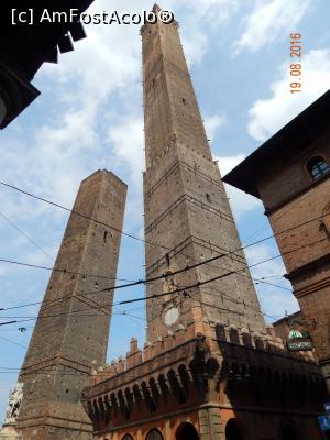 [P05] Le due Torri: Garisenda e degli Asinelli » foto by papi1954
 - 
<span class="allrVoted glyphicon glyphicon-heart hidden" id="av779969"></span>
<a class="m-l-10 hidden" id="sv779969" onclick="voting_Foto_DelVot(,779969,3721)" role="button">șterge vot <span class="glyphicon glyphicon-remove"></span></a>
<a id="v9779969" class=" c-red"  onclick="voting_Foto_SetVot(779969)" role="button"><span class="glyphicon glyphicon-heart-empty"></span> <b>LIKE</b> = Votează poza</a> <img class="hidden"  id="f779969W9" src="/imagini/loader.gif" border="0" /><span class="AjErrMes hidden" id="e779969ErM"></span>