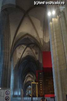 [P23] O laterala din interiorul catedralei Sf. Feciaora Maria din Anvers » foto by ileanaxperta*
 - 
<span class="allrVoted glyphicon glyphicon-heart hidden" id="av167065"></span>
<a class="m-l-10 hidden" id="sv167065" onclick="voting_Foto_DelVot(,167065,3747)" role="button">șterge vot <span class="glyphicon glyphicon-remove"></span></a>
<a id="v9167065" class=" c-red"  onclick="voting_Foto_SetVot(167065)" role="button"><span class="glyphicon glyphicon-heart-empty"></span> <b>LIKE</b> = Votează poza</a> <img class="hidden"  id="f167065W9" src="/imagini/loader.gif" border="0" /><span class="AjErrMes hidden" id="e167065ErM"></span>