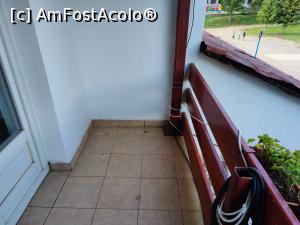 [P18] Hotel Iadolina - Stâna de Vale - balconul camerei duble 104, etaj I » foto by creivean
 - 
<span class="allrVoted glyphicon glyphicon-heart hidden" id="av1306758"></span>
<a class="m-l-10 hidden" id="sv1306758" onclick="voting_Foto_DelVot(,1306758,3764)" role="button">șterge vot <span class="glyphicon glyphicon-remove"></span></a>
<a id="v91306758" class=" c-red"  onclick="voting_Foto_SetVot(1306758)" role="button"><span class="glyphicon glyphicon-heart-empty"></span> <b>LIKE</b> = Votează poza</a> <img class="hidden"  id="f1306758W9" src="/imagini/loader.gif" border="0" /><span class="AjErrMes hidden" id="e1306758ErM"></span>