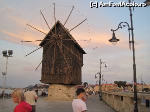 [P03] Primul simbol: vechea moara cu pescarusi odihnindu-se pe bratele ei.  » foto by senateo
 - 
<span class="allrVoted glyphicon glyphicon-heart hidden" id="av555016"></span>
<a class="m-l-10 hidden" id="sv555016" onclick="voting_Foto_DelVot(,555016,3774)" role="button">șterge vot <span class="glyphicon glyphicon-remove"></span></a>
<a id="v9555016" class=" c-red"  onclick="voting_Foto_SetVot(555016)" role="button"><span class="glyphicon glyphicon-heart-empty"></span> <b>LIKE</b> = Votează poza</a> <img class="hidden"  id="f555016W9" src="/imagini/loader.gif" border="0" /><span class="AjErrMes hidden" id="e555016ErM"></span>