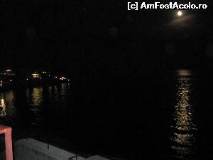 [P04] Marea Neagra era foarte neagra dar luminata de luna plina si de lampioanele de pe terasele restaurantelor.  » foto by senateo
 - 
<span class="allrVoted glyphicon glyphicon-heart hidden" id="av555021"></span>
<a class="m-l-10 hidden" id="sv555021" onclick="voting_Foto_DelVot(,555021,3774)" role="button">șterge vot <span class="glyphicon glyphicon-remove"></span></a>
<a id="v9555021" class=" c-red"  onclick="voting_Foto_SetVot(555021)" role="button"><span class="glyphicon glyphicon-heart-empty"></span> <b>LIKE</b> = Votează poza</a> <img class="hidden"  id="f555021W9" src="/imagini/loader.gif" border="0" /><span class="AjErrMes hidden" id="e555021ErM"></span>