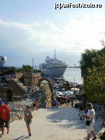 [P16] Vechiul Nessebar: vedere spre port » foto by Nicu V
 - 
<span class="allrVoted glyphicon glyphicon-heart hidden" id="av398478"></span>
<a class="m-l-10 hidden" id="sv398478" onclick="voting_Foto_DelVot(,398478,3774)" role="button">șterge vot <span class="glyphicon glyphicon-remove"></span></a>
<a id="v9398478" class=" c-red"  onclick="voting_Foto_SetVot(398478)" role="button"><span class="glyphicon glyphicon-heart-empty"></span> <b>LIKE</b> = Votează poza</a> <img class="hidden"  id="f398478W9" src="/imagini/loader.gif" border="0" /><span class="AjErrMes hidden" id="e398478ErM"></span>