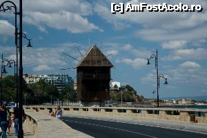 [P03] Vedere asupra morii de vânt, celebră ca și figură reprezentativă a orașului vechi.  » foto by le_maitre
 - 
<span class="allrVoted glyphicon glyphicon-heart hidden" id="av483510"></span>
<a class="m-l-10 hidden" id="sv483510" onclick="voting_Foto_DelVot(,483510,3774)" role="button">șterge vot <span class="glyphicon glyphicon-remove"></span></a>
<a id="v9483510" class=" c-red"  onclick="voting_Foto_SetVot(483510)" role="button"><span class="glyphicon glyphicon-heart-empty"></span> <b>LIKE</b> = Votează poza</a> <img class="hidden"  id="f483510W9" src="/imagini/loader.gif" border="0" /><span class="AjErrMes hidden" id="e483510ErM"></span>