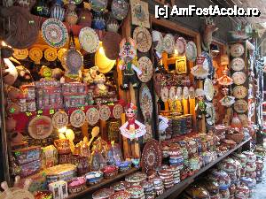 [P13] ulcici si farfurioare din lut, ceasuri de lemn si papusele frumos lucrate de localnici » foto by ile07
 - 
<span class="allrVoted glyphicon glyphicon-heart hidden" id="av457259"></span>
<a class="m-l-10 hidden" id="sv457259" onclick="voting_Foto_DelVot(,457259,3774)" role="button">șterge vot <span class="glyphicon glyphicon-remove"></span></a>
<a id="v9457259" class=" c-red"  onclick="voting_Foto_SetVot(457259)" role="button"><span class="glyphicon glyphicon-heart-empty"></span> <b>LIKE</b> = Votează poza</a> <img class="hidden"  id="f457259W9" src="/imagini/loader.gif" border="0" /><span class="AjErrMes hidden" id="e457259ErM"></span>