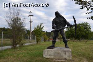 [P01] Statuia minerului din fata Lacului fara Fund » foto by AZE
 - 
<span class="allrVoted glyphicon glyphicon-heart hidden" id="av795908"></span>
<a class="m-l-10 hidden" id="sv795908" onclick="voting_Foto_DelVot(,795908,3791)" role="button">șterge vot <span class="glyphicon glyphicon-remove"></span></a>
<a id="v9795908" class=" c-red"  onclick="voting_Foto_SetVot(795908)" role="button"><span class="glyphicon glyphicon-heart-empty"></span> <b>LIKE</b> = Votează poza</a> <img class="hidden"  id="f795908W9" src="/imagini/loader.gif" border="0" /><span class="AjErrMes hidden" id="e795908ErM"></span>