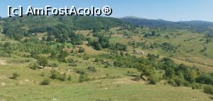 [P01] Am lăsat gospodăriile din satul Slon în urmă și mergem pe coama dealurilor spre Cascada Schinda. » foto by Aurici
 - 
<span class="allrVoted glyphicon glyphicon-heart hidden" id="av1272989"></span>
<a class="m-l-10 hidden" id="sv1272989" onclick="voting_Foto_DelVot(,1272989,3798)" role="button">șterge vot <span class="glyphicon glyphicon-remove"></span></a>
<a id="v91272989" class=" c-red"  onclick="voting_Foto_SetVot(1272989)" role="button"><span class="glyphicon glyphicon-heart-empty"></span> <b>LIKE</b> = Votează poza</a> <img class="hidden"  id="f1272989W9" src="/imagini/loader.gif" border="0" /><span class="AjErrMes hidden" id="e1272989ErM"></span>