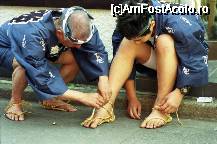 [P1x] invatand de la batrani cum sa-mi leg sireturile la pantofi » foto by Pami*
 - 
<span class="allrVoted glyphicon glyphicon-heart hidden" id="av26178"></span>
<a class="m-l-10 hidden" id="sv26178" onclick="voting_Foto_DelVot(,26178,3821)" role="button">șterge vot <span class="glyphicon glyphicon-remove"></span></a>
<a id="v926178" class=" c-red"  onclick="voting_Foto_SetVot(26178)" role="button"><span class="glyphicon glyphicon-heart-empty"></span> <b>LIKE</b> = Votează poza</a> <img class="hidden"  id="f26178W9" src="/imagini/loader.gif" border="0" /><span class="AjErrMes hidden" id="e26178ErM"></span>