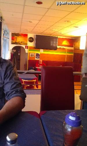 [P04] Uludad Döner Bistro » foto by AleDia
 - 
<span class="allrVoted glyphicon glyphicon-heart hidden" id="av589645"></span>
<a class="m-l-10 hidden" id="sv589645" onclick="voting_Foto_DelVot(,589645,3827)" role="button">șterge vot <span class="glyphicon glyphicon-remove"></span></a>
<a id="v9589645" class=" c-red"  onclick="voting_Foto_SetVot(589645)" role="button"><span class="glyphicon glyphicon-heart-empty"></span> <b>LIKE</b> = Votează poza</a> <img class="hidden"  id="f589645W9" src="/imagini/loader.gif" border="0" /><span class="AjErrMes hidden" id="e589645ErM"></span>