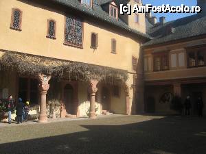 [P09] Curtea interioara a micului castel » foto by dorgo
 - 
<span class="allrVoted glyphicon glyphicon-heart hidden" id="av453562"></span>
<a class="m-l-10 hidden" id="sv453562" onclick="voting_Foto_DelVot(,453562,3827)" role="button">șterge vot <span class="glyphicon glyphicon-remove"></span></a>
<a id="v9453562" class=" c-red"  onclick="voting_Foto_SetVot(453562)" role="button"><span class="glyphicon glyphicon-heart-empty"></span> <b>LIKE</b> = Votează poza</a> <img class="hidden"  id="f453562W9" src="/imagini/loader.gif" border="0" /><span class="AjErrMes hidden" id="e453562ErM"></span>