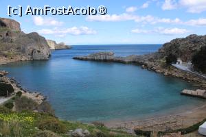 [P38] Insula Rodos, Lindos, Golful St. Paul pozat de pe șoseaua ce duce la parcare, se vede și Plaja și Capela în dreapta » foto by mprofeanu
 - 
<span class="allrVoted glyphicon glyphicon-heart hidden" id="av1423822"></span>
<a class="m-l-10 hidden" id="sv1423822" onclick="voting_Foto_DelVot(,1423822,3837)" role="button">șterge vot <span class="glyphicon glyphicon-remove"></span></a>
<a id="v91423822" class=" c-red"  onclick="voting_Foto_SetVot(1423822)" role="button"><span class="glyphicon glyphicon-heart-empty"></span> <b>LIKE</b> = Votează poza</a> <img class="hidden"  id="f1423822W9" src="/imagini/loader.gif" border="0" /><span class="AjErrMes hidden" id="e1423822ErM"></span>
