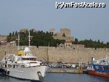 [P31] Rhodos - castelul vazut din port » foto by danoradea
 - 
<span class="allrVoted glyphicon glyphicon-heart hidden" id="av26610"></span>
<a class="m-l-10 hidden" id="sv26610" onclick="voting_Foto_DelVot(,26610,3837)" role="button">șterge vot <span class="glyphicon glyphicon-remove"></span></a>
<a id="v926610" class=" c-red"  onclick="voting_Foto_SetVot(26610)" role="button"><span class="glyphicon glyphicon-heart-empty"></span> <b>LIKE</b> = Votează poza</a> <img class="hidden"  id="f26610W9" src="/imagini/loader.gif" border="0" /><span class="AjErrMes hidden" id="e26610ErM"></span>