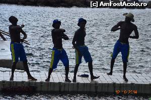 P01 [OCT-2014] program de coreografie oferit de locuitori indigeni