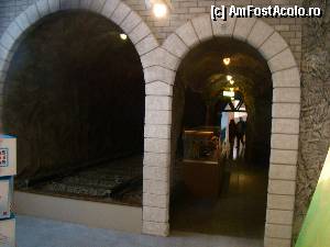 [P15] Secţiune printr-un tunel de cale ferată.  » foto by abancor
 - 
<span class="allrVoted glyphicon glyphicon-heart hidden" id="av386254"></span>
<a class="m-l-10 hidden" id="sv386254" onclick="voting_Foto_DelVot(,386254,3842)" role="button">șterge vot <span class="glyphicon glyphicon-remove"></span></a>
<a id="v9386254" class=" c-red"  onclick="voting_Foto_SetVot(386254)" role="button"><span class="glyphicon glyphicon-heart-empty"></span> <b>LIKE</b> = Votează poza</a> <img class="hidden"  id="f386254W9" src="/imagini/loader.gif" border="0" /><span class="AjErrMes hidden" id="e386254ErM"></span>