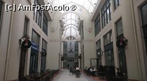 [P19] Palatul Vulturul Negru, Oradea, Piața Unirii » foto by Mioritik
 - 
<span class="allrVoted glyphicon glyphicon-heart hidden" id="av1396570"></span>
<a class="m-l-10 hidden" id="sv1396570" onclick="voting_Foto_DelVot(,1396570,3848)" role="button">șterge vot <span class="glyphicon glyphicon-remove"></span></a>
<a id="v91396570" class=" c-red"  onclick="voting_Foto_SetVot(1396570)" role="button"><span class="glyphicon glyphicon-heart-empty"></span> <b>LIKE</b> = Votează poza</a> <img class="hidden"  id="f1396570W9" src="/imagini/loader.gif" border="0" /><span class="AjErrMes hidden" id="e1396570ErM"></span>