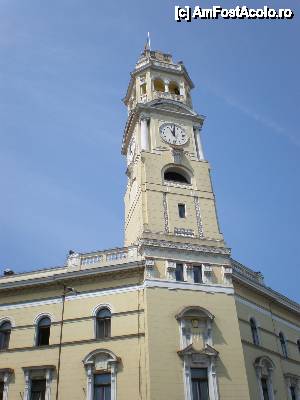 [P34] Oradea - Turnul Primariei 
Ofera o panorama superba asupra intregului oras dar in special asupra centrului istoric.  » foto by Nicu Teusdea
 - 
<span class="allrVoted glyphicon glyphicon-heart hidden" id="av403485"></span>
<a class="m-l-10 hidden" id="sv403485" onclick="voting_Foto_DelVot(,403485,3848)" role="button">șterge vot <span class="glyphicon glyphicon-remove"></span></a>
<a id="v9403485" class=" c-red"  onclick="voting_Foto_SetVot(403485)" role="button"><span class="glyphicon glyphicon-heart-empty"></span> <b>LIKE</b> = Votează poza</a> <img class="hidden"  id="f403485W9" src="/imagini/loader.gif" border="0" /><span class="AjErrMes hidden" id="e403485ErM"></span>