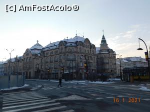 P17 [JAN-2021] Palatul Vulturul Negru, vedere pe două laturi