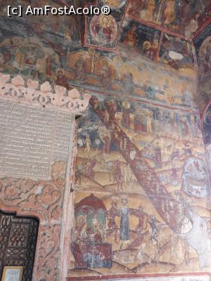 [P09] Biserica veche din Măldăreștii de Sus - Pictura din pridvor. » foto by iulianic
 - 
<span class="allrVoted glyphicon glyphicon-heart hidden" id="av1256759"></span>
<a class="m-l-10 hidden" id="sv1256759" onclick="voting_Foto_DelVot(,1256759,3860)" role="button">șterge vot <span class="glyphicon glyphicon-remove"></span></a>
<a id="v91256759" class=" c-red"  onclick="voting_Foto_SetVot(1256759)" role="button"><span class="glyphicon glyphicon-heart-empty"></span> <b>LIKE</b> = Votează poza</a> <img class="hidden"  id="f1256759W9" src="/imagini/loader.gif" border="0" /><span class="AjErrMes hidden" id="e1256759ErM"></span>