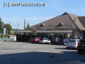 [P07] Horezu - Hanul Horezu și parcarea. » foto by iulianic
 - 
<span class="allrVoted glyphicon glyphicon-heart hidden" id="av1257863"></span>
<a class="m-l-10 hidden" id="sv1257863" onclick="voting_Foto_DelVot(,1257863,3860)" role="button">șterge vot <span class="glyphicon glyphicon-remove"></span></a>
<a id="v91257863" class=" c-red"  onclick="voting_Foto_SetVot(1257863)" role="button"><span class="glyphicon glyphicon-heart-empty"></span> <b>LIKE</b> = Votează poza</a> <img class="hidden"  id="f1257863W9" src="/imagini/loader.gif" border="0" /><span class="AjErrMes hidden" id="e1257863ErM"></span>