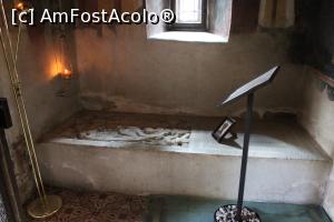 [P16] Mănăstirea Arnota, Biserica, Morm&acirc;ntul voievodului Matei Basarab cu frumoasa stemă » foto by mprofeanu
 - 
<span class="allrVoted glyphicon glyphicon-heart hidden" id="av1199121"></span>
<a class="m-l-10 hidden" id="sv1199121" onclick="voting_Foto_DelVot(,1199121,3860)" role="button">șterge vot <span class="glyphicon glyphicon-remove"></span></a>
<a id="v91199121" class=" c-red"  onclick="voting_Foto_SetVot(1199121)" role="button"><span class="glyphicon glyphicon-heart-empty"></span> <b>LIKE</b> = Votează poza</a> <img class="hidden"  id="f1199121W9" src="/imagini/loader.gif" border="0" /><span class="AjErrMes hidden" id="e1199121ErM"></span>