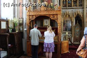 [P39] Mănăstirea Bistrița, Biserica, Rugăciune la Moaștele Sf&acirc;ntului Grigorie Decapolitul » foto by mprofeanu
 - 
<span class="allrVoted glyphicon glyphicon-heart hidden" id="av1199144"></span>
<a class="m-l-10 hidden" id="sv1199144" onclick="voting_Foto_DelVot(,1199144,3860)" role="button">șterge vot <span class="glyphicon glyphicon-remove"></span></a>
<a id="v91199144" class=" c-red"  onclick="voting_Foto_SetVot(1199144)" role="button"><span class="glyphicon glyphicon-heart-empty"></span> <b>LIKE</b> = Votează poza</a> <img class="hidden"  id="f1199144W9" src="/imagini/loader.gif" border="0" /><span class="AjErrMes hidden" id="e1199144ErM"></span>