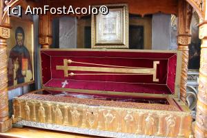 [P40] Mănăstirea Bistrița, Biserica, Moaștele Sf&acirc;ntului Grigorie Decapolitul » foto by mprofeanu
 - 
<span class="allrVoted glyphicon glyphicon-heart hidden" id="av1199145"></span>
<a class="m-l-10 hidden" id="sv1199145" onclick="voting_Foto_DelVot(,1199145,3860)" role="button">șterge vot <span class="glyphicon glyphicon-remove"></span></a>
<a id="v91199145" class=" c-red"  onclick="voting_Foto_SetVot(1199145)" role="button"><span class="glyphicon glyphicon-heart-empty"></span> <b>LIKE</b> = Votează poza</a> <img class="hidden"  id="f1199145W9" src="/imagini/loader.gif" border="0" /><span class="AjErrMes hidden" id="e1199145ErM"></span>