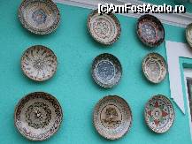 [P2x] casa este decorata cu fel de fel de farfurii de ceramica traditionala » foto by Cristian_h
 - 
<span class="allrVoted glyphicon glyphicon-heart hidden" id="av27083"></span>
<a class="m-l-10 hidden" id="sv27083" onclick="voting_Foto_DelVot(,27083,3860)" role="button">șterge vot <span class="glyphicon glyphicon-remove"></span></a>
<a id="v927083" class=" c-red"  onclick="voting_Foto_SetVot(27083)" role="button"><span class="glyphicon glyphicon-heart-empty"></span> <b>LIKE</b> = Votează poza</a> <img class="hidden"  id="f27083W9" src="/imagini/loader.gif" border="0" /><span class="AjErrMes hidden" id="e27083ErM"></span>