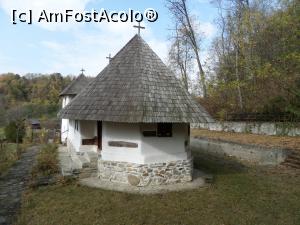 [P20] Biserica de lemn Gruşetu, din alt unghi.  » foto by Safta Radu
 - 
<span class="allrVoted glyphicon glyphicon-heart hidden" id="av1025196"></span>
<a class="m-l-10 hidden" id="sv1025196" onclick="voting_Foto_DelVot(,1025196,3860)" role="button">șterge vot <span class="glyphicon glyphicon-remove"></span></a>
<a id="v91025196" class=" c-red"  onclick="voting_Foto_SetVot(1025196)" role="button"><span class="glyphicon glyphicon-heart-empty"></span> <b>LIKE</b> = Votează poza</a> <img class="hidden"  id="f1025196W9" src="/imagini/loader.gif" border="0" /><span class="AjErrMes hidden" id="e1025196ErM"></span>